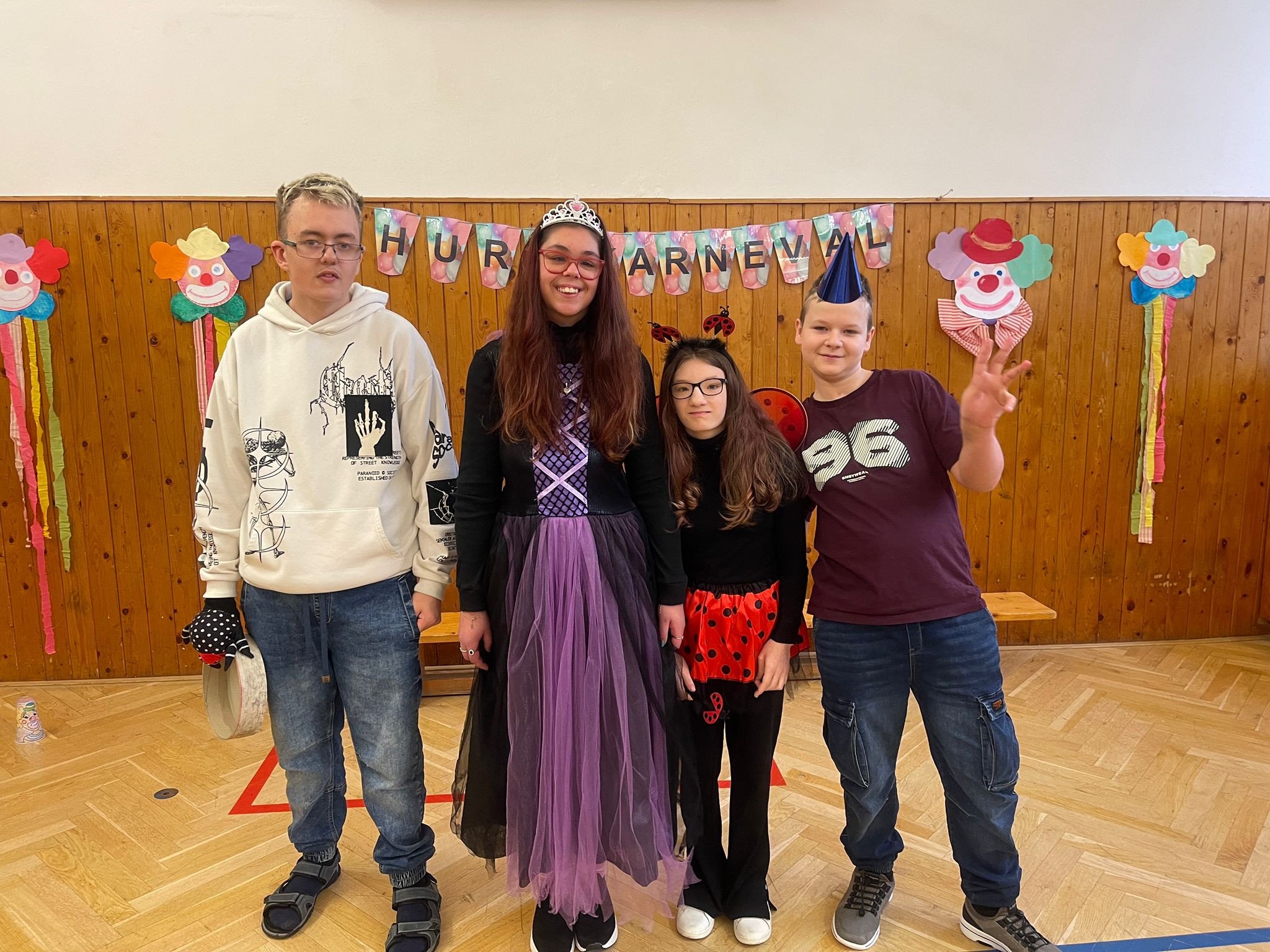 86f77942 3c2a 48b4 85a3 0664b58a52aa 2